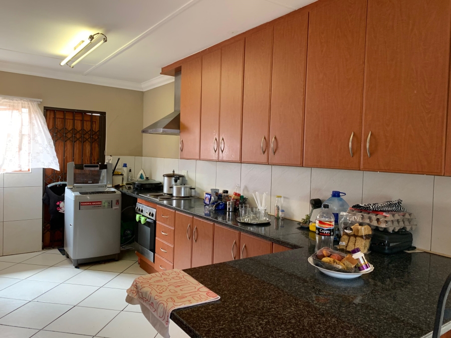 To Let 3 Bedroom Property for Rent in Melodie North West